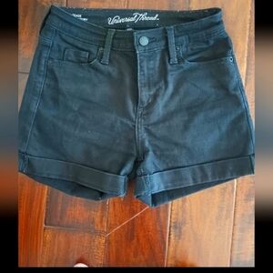 Women's Universal Thread Shorts. Size0/25 R